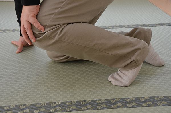 mang tất khi đến nhà hàng Nhật